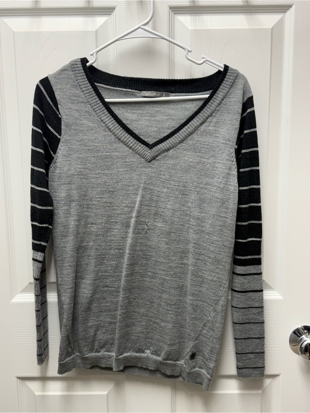 Smartwool Women’s Gray V-Neck Sweater with Black and Gray Striped Sleeves
